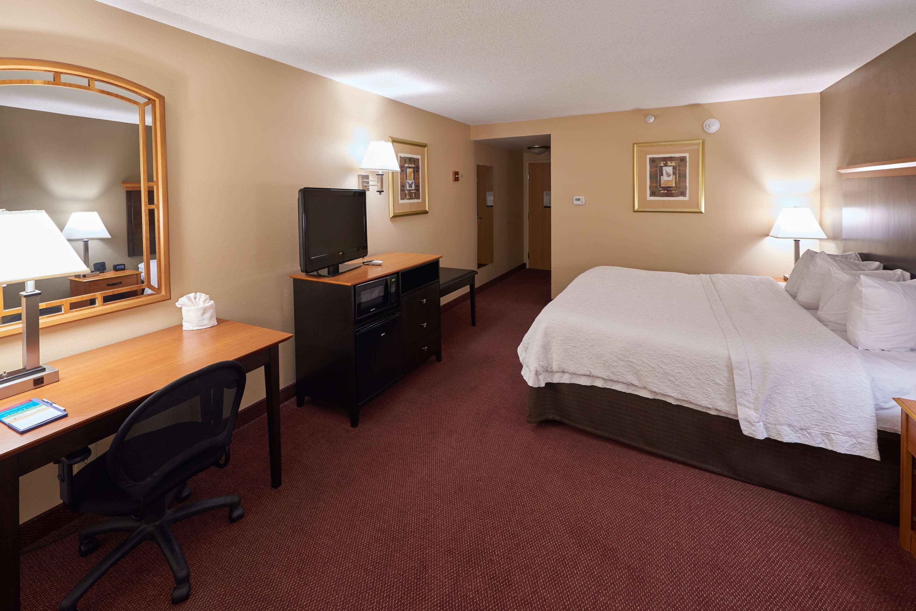 Hampton Inn Massillon Buitenkant foto