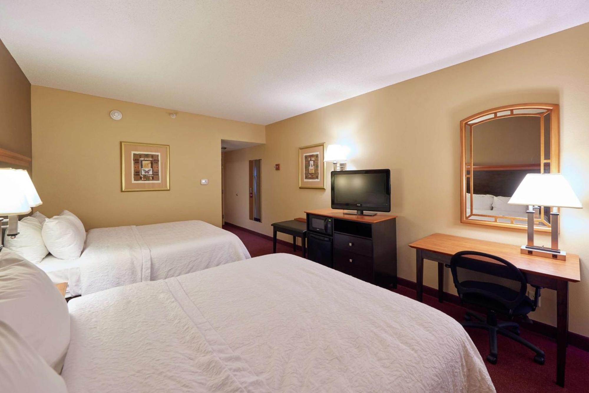 Hampton Inn Massillon Buitenkant foto