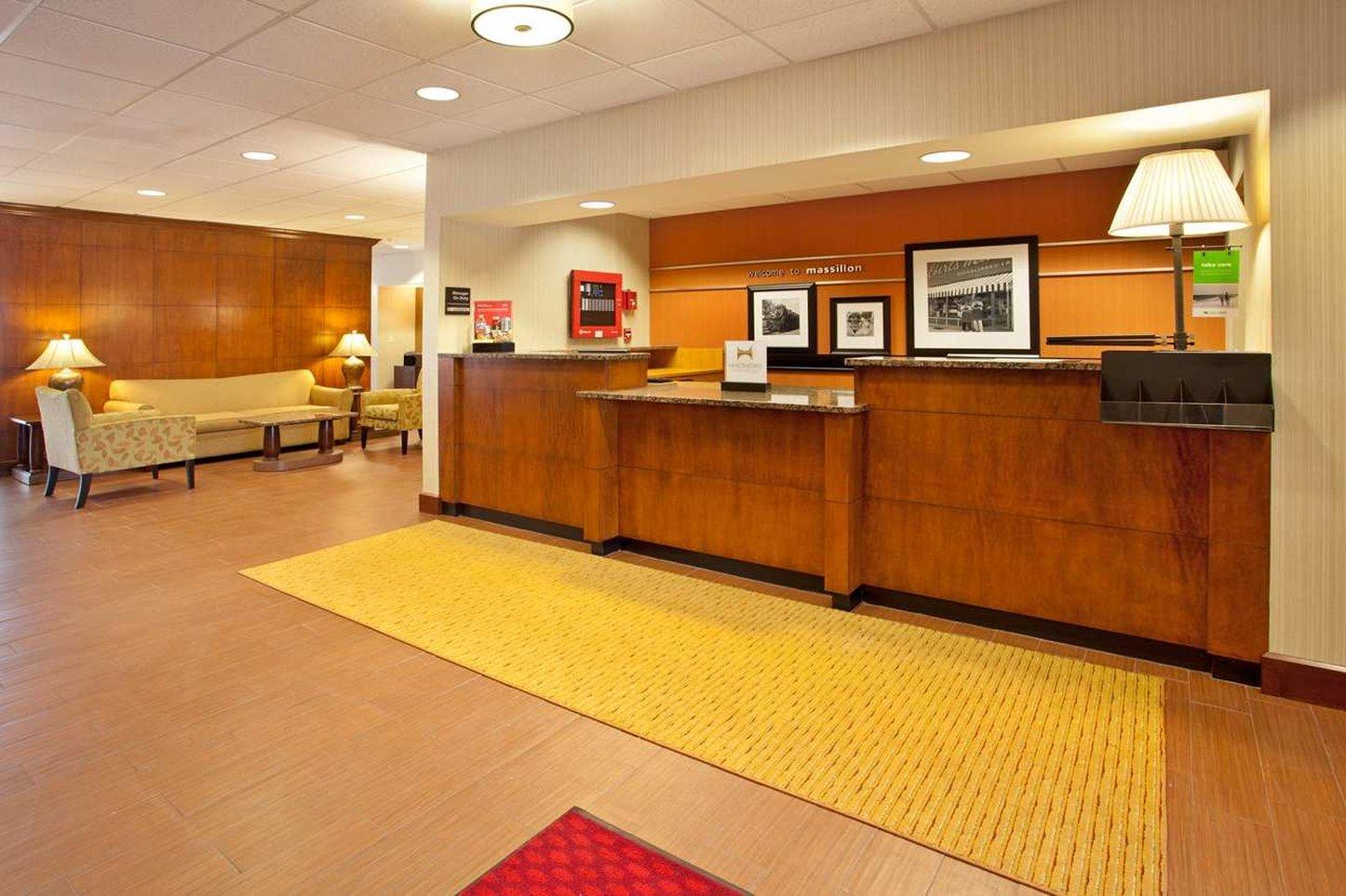 Hampton Inn Massillon Buitenkant foto